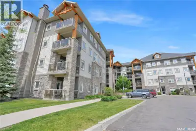 Immaculate top-floor, west-facing one-bedroom condo in an excellent location, just minutes from Wasc...