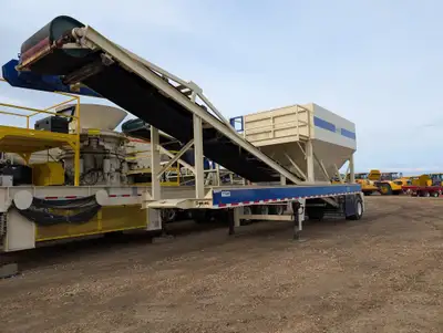 2012 Nor-Tech Surge Bin with Conveyor Pickup Throat Landing Gear 42in. Blet Spring Suspension 11r24....