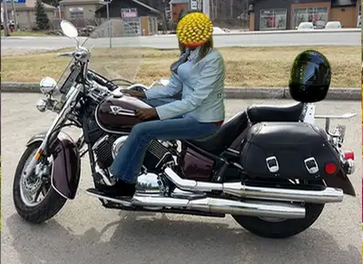 A vendre 2007 Yamaha V Star 1100 Silverado, 44 992 Km. Toujours bien entretenue, elle est tres propr...