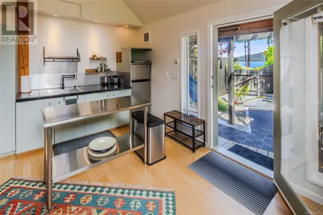 1901 East Rd Denman Island, British Columbia in Houses for Sale in Comox / Courtenay / Cumberland - Image 29