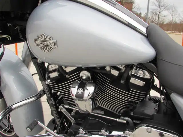 2023 Harley-Davidson FLHXS Street Glide Special in Sport Touring in Leamington - Image 13