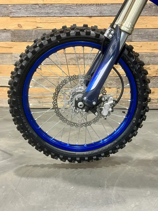 2025 Yamaha YZ 450F EFI + ONLY 21 HR + 4 STROKES + MX-ENDURO-MOT in Dirt Bikes & Motocross in Ottawa - Image 18