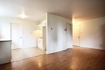 DEMI SOUS-SOL au 4870, 6ème avenue Ouest ENTRÉE LAVEUSE-SÉCHEUSE GRAND 3 1/2 près ATRIUM et Costco L...