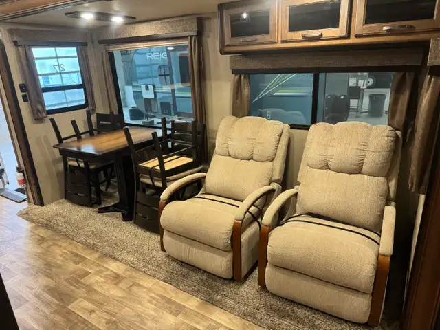 2017 Grand Design REFLECTION 337 RLS in Travel Trailers & Campers in St. Albert - Image 13