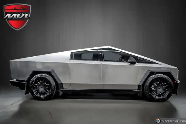 2024 Tesla Cybertruck Cyberbeast Cyberbeast | Full Self-Drivi... in Cars & Trucks in Oakville / Halton Region - Image 4