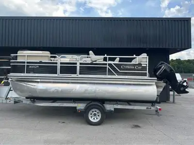 1 OWNER BOAT WITH ONLY 100HRS! MAX POWERED WITH A MERCURY 50HP 4-STROKE EFI COMMAND THRUST WITH THE...