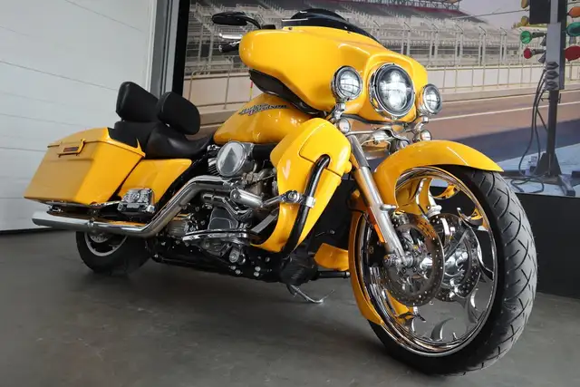 2013 Harley-Davidson FLHX - Street Glide in Sport Touring in Strathcona County - Image 4