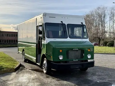 Abenante Motor Group (SK) 2010 Freightliner MT45 StepVan Cummins Powered Rear Shelvings Radio AM/FM...