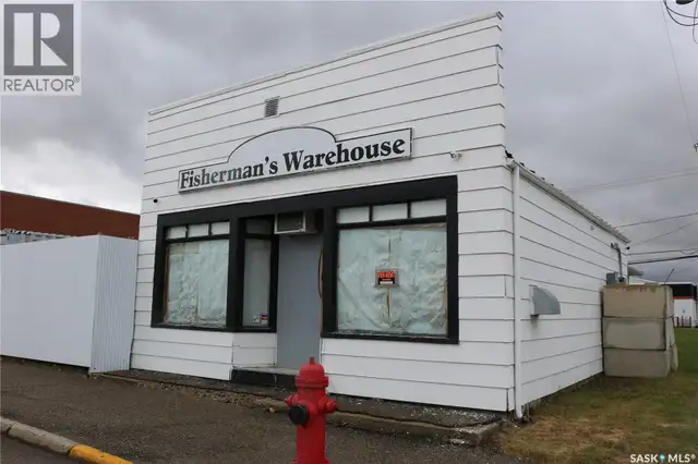 603 Gordon STREET Moosomin, Saskatchewan in Commercial & Office Space for Sale in Regina - Image 2