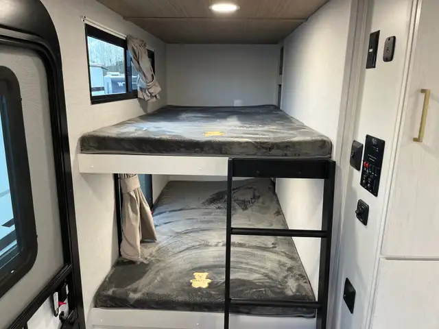 2026 Forest River VIBE EXTREME LITE in Travel Trailers & Campers in Terrace - Image 8