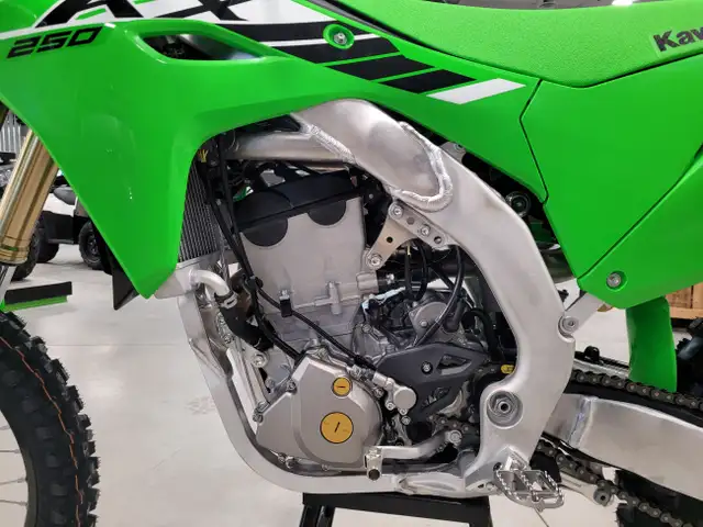 2025 Kawasaki KX250 Dirt Bike in Dirt Bikes & Motocross in Trenton - Image 6