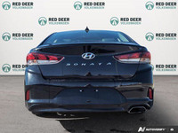 Blind Spot Monitor, Hands-Free Liftgate, Leather Seats, Sunroof, Android Auto / Apple CarPlay! This... (image 5)