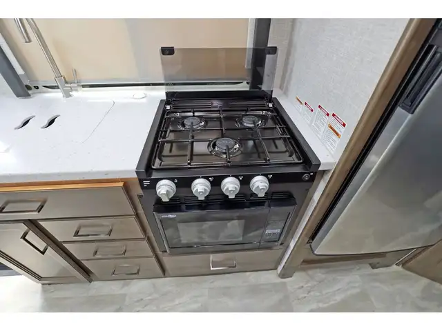 2022 Thor Motor Coach Quantum KM24 1 extension ! Sprinter Merced in RVs & Motorhomes in Laval / North Shore - Image 13