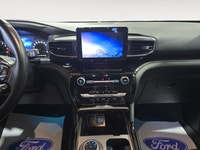 Sunroof, Heated Seats, Navigation, Power Trunk, Reverse Sense System! Check out our great inventory... (image 9)