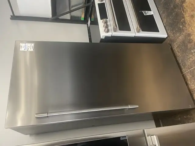 Frigidaire Professional Fridges - 36" - IN STOCK!! in Refrigerators in Dartmouth - Image 4
