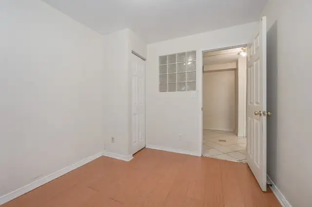 Furnished Student Rooms Available Steps From Laurier! in Room Rentals & Roommates in Kitchener / Waterloo - Image 10