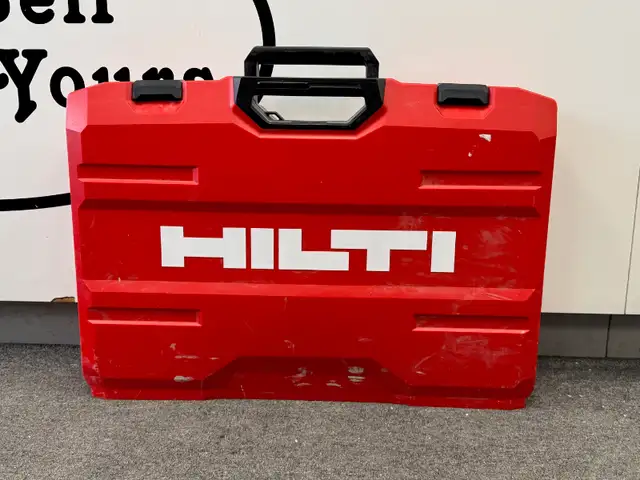 Hilti 120V 15A SDS-Max TE 70 Corded Brushless Hammer Drill in Power Tools in Oakville / Halton Region - Image 2