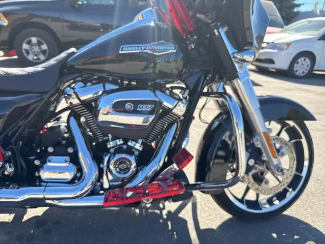 2023 Harley-Davidson Street Glide ~ STREET GLIDE ~ CANANDIAN ~ 1 in Sport Touring in City of Toronto - Image 28