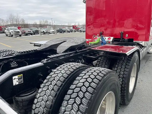 2021 Peterbilt 389 in Heavy Trucks in Hamilton - Image 7