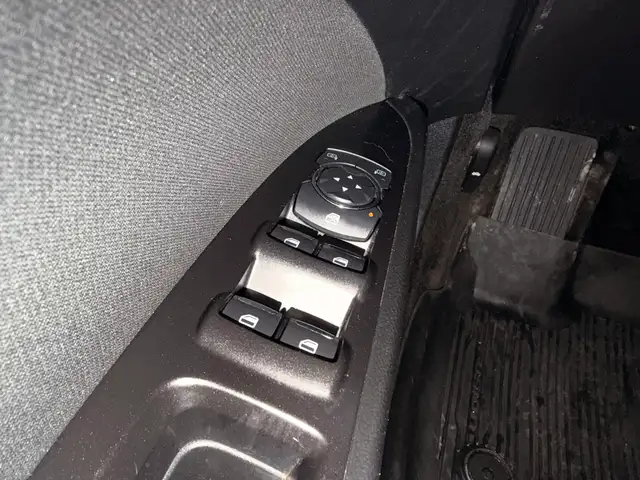 2017 Ford Fusion 4dr Sdn SE FWD in Cars & Trucks in Longueuil / South Shore - Image 24