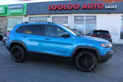 ACCIDENT FREE Drive Modes Own the road—or leave it behind—with the Jeep Cherokee Trailhawk 4WD. Buil...