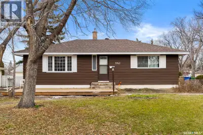 Welcome to 3742 Argyle Rd. Prime location in south Regina, walking distance to all the amenities, bu...