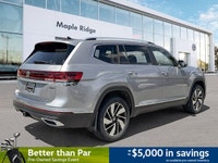 Command attention and embrace a refined journey in this pristine 2025 Volkswagen Atlas Highline, boa... (image 4)