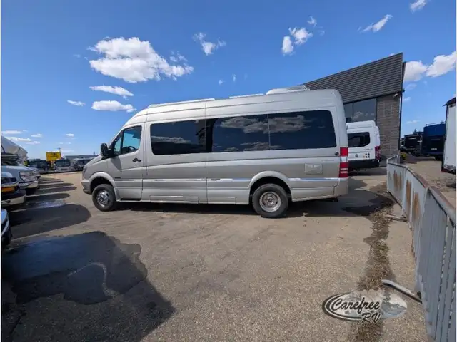 2017 Roadtrek Adventurous CS in RVs & Motorhomes in Edmonton - Image 5