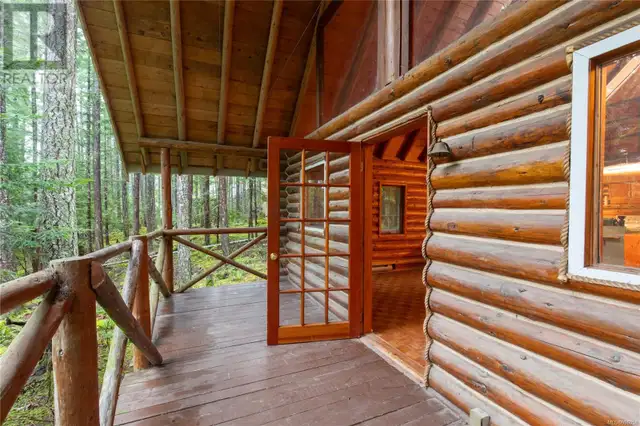 5100 Northwest Rd Denman Island, British Columbia in Houses for Sale in Comox / Courtenay / Cumberland - Image 6