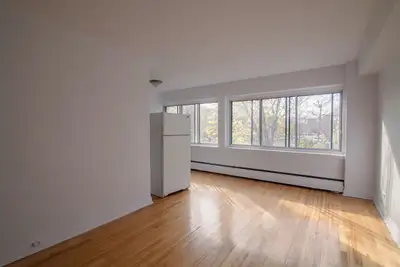 Akelius two bedroom apartment for rent. Located near avenue Randall in the Cote-Saint-Luc neighborho...