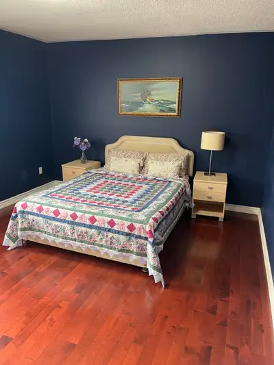 Fully furnished room on the upper floor in a beautiful detached home in a posh neighbourhood. Neares...