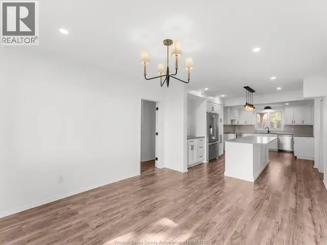 13050 RIVERSIDE DRIVE East Tecumseh, Ontario in Houses for Sale in Windsor Region - Image 14