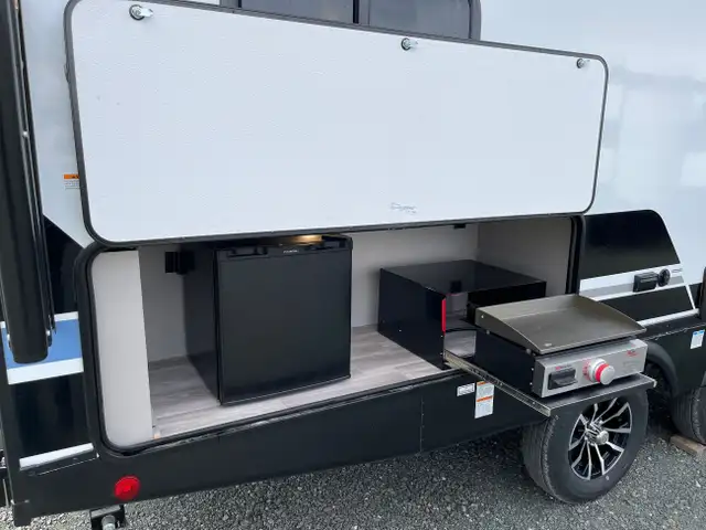 2025 Forest River VIBE in Travel Trailers & Campers in Terrace - Image 15