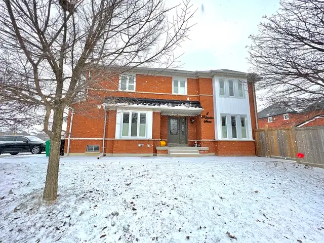 4 BED   4 BATH WITH FULLY FURNISHED BASEMENT HOME IN BRAMPTON