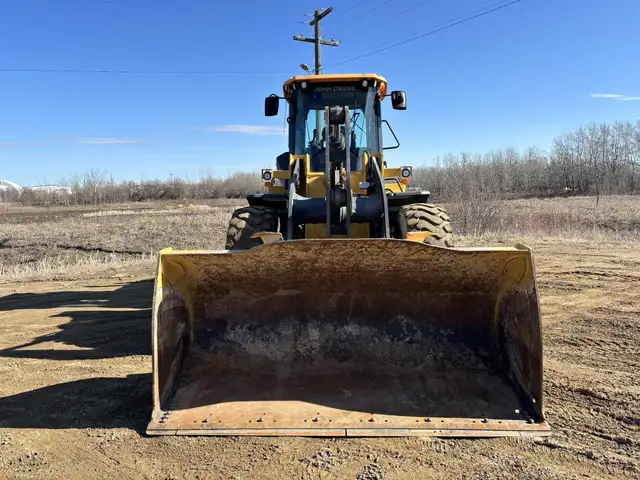 2019 DEERE 544L in Heavy Equipment in Lethbridge - Image 8