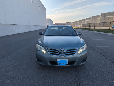 2010 TOYOTA CAMRY LE /sale by the owner ..no tax