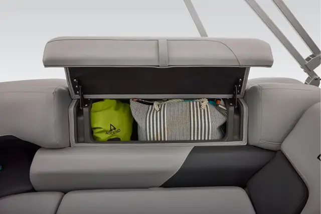 2026 Sun Tracker Party Barge 22 XP3 TRITOON pontoon boat in Powerboats & Motorboats in Vernon - Image 29