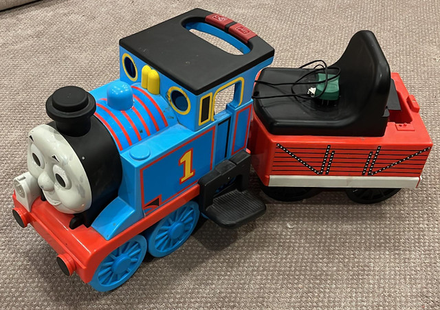 RARE*Thomas Engine Kids Ride-On Train Battery Powered with Track in Toys & Games in Calgary - Image 2