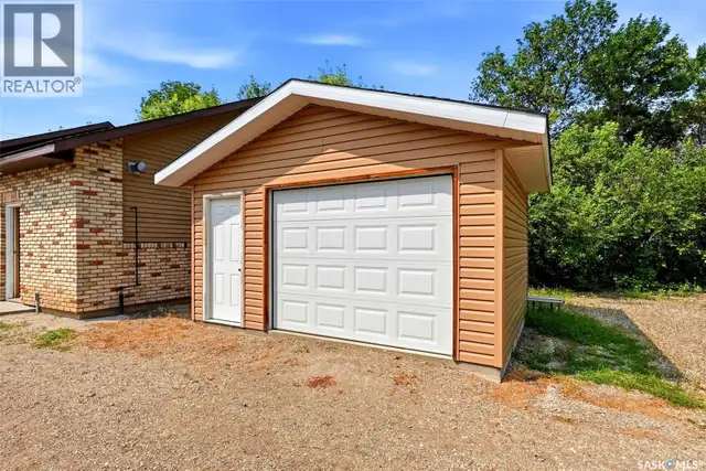 292 Regina AVENUE Katepwa Beach, Saskatchewan in Houses for Sale in Regina - Image 33