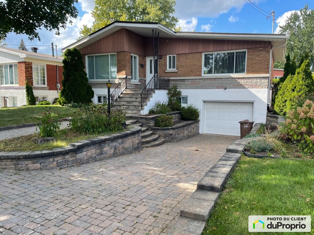 $639,000 - Bungalow for sale in Pont-Viau — photo 1