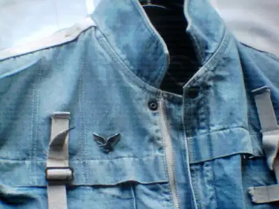 EXCLUSIF- VOTRE MEILLEUR ALLIÉ - LOOK + PROTECTION Un seul exemplaire disponible – POSTÉ CHEZ VOUS S...