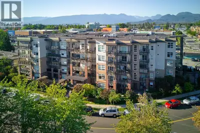 Welcome to The Crest in the heart of Maple Ridge! This spacious home with over 8 ft ceiling height,...