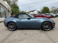 Vehicle Highlights: - Accident free - Well optioned - 6 speed manual Here's a beautiful Mazda MX-5 M... (image 7)