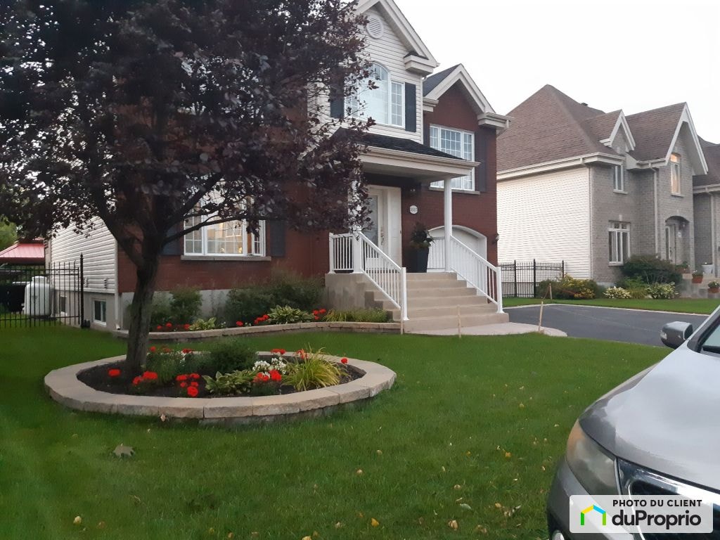 $949,000 - 2 Storey for sale in Ste-Julie — photo 2