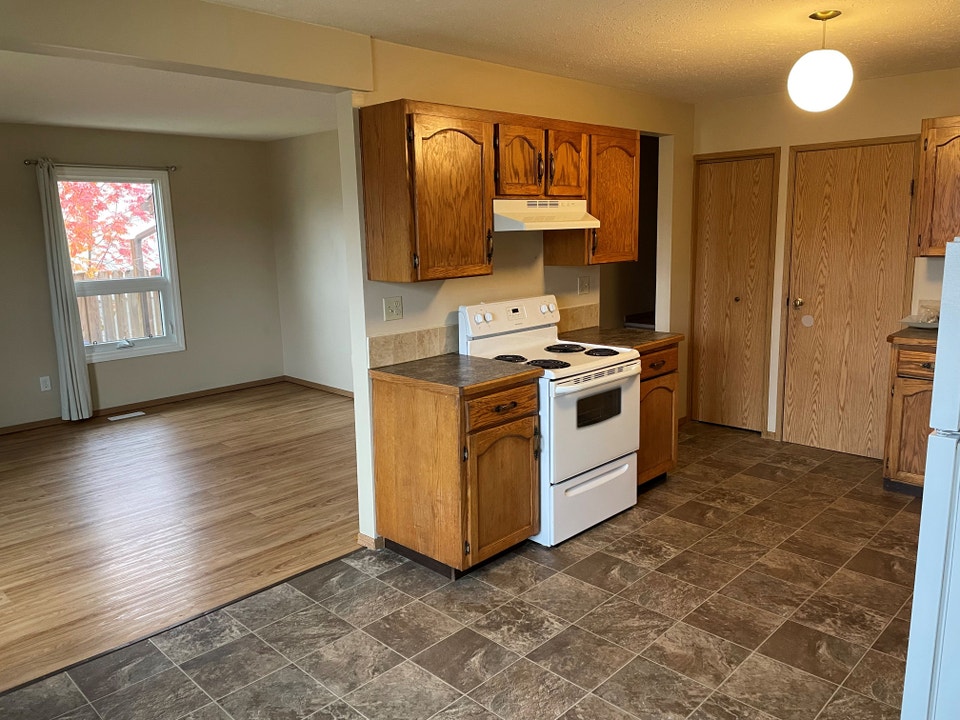 Charming 4-Bedroom Duplex in Red Deer 2
