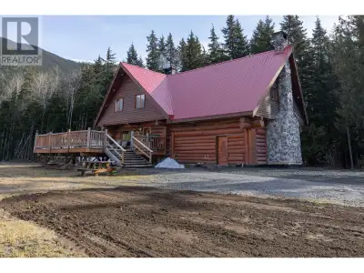 * PREC - Personal Real Estate Corporation. Charming 5-bedroom log home on 1.5 acres in Jackpine Flat...