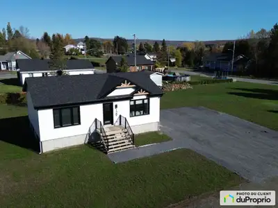 Maison neuve clé en main Construction automne 2023/hiver 2024 Dimensions 24 x 36 2 terrains 4 chambr...