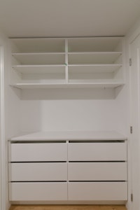 Renovated Akelius three bedroom apartment for rent. Located near Roslyn in the Westmount neighborhoo... (image 8)
