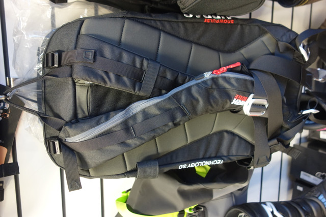 HIGHMARK 3.0 AVALANCHE AIR BAG in Snowmobiles Parts, Trailers & Accessories in Regina - Image 2