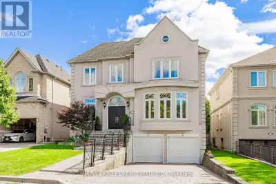 Nestled on a quiet cul-de-sac in one of Thornhill's most sought-after communities, this grand custom...